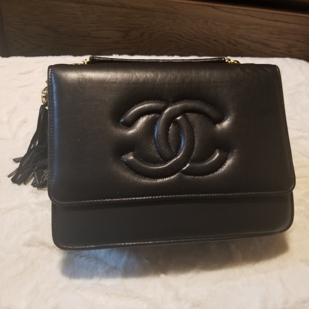 Vintage black crossbody.